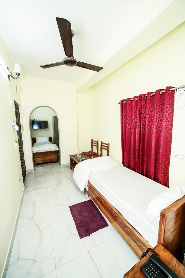 Rishika Guest House And Banquet Kolkata Luaran gambar